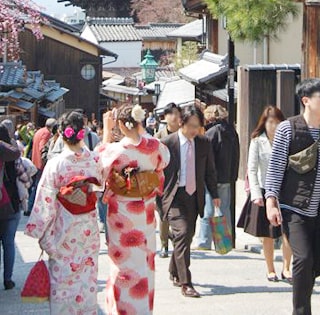京都の老舗呉服屋と提携の袴レンタル
